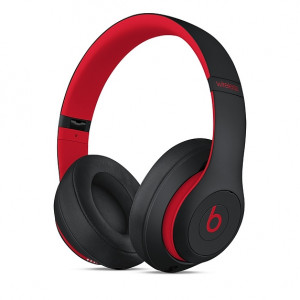 DR.DRE Beats Studio3 Wireless Over-Ear Headphones - The Beats Decade Collection - Defiant Black-Red MRQ82ZM/A